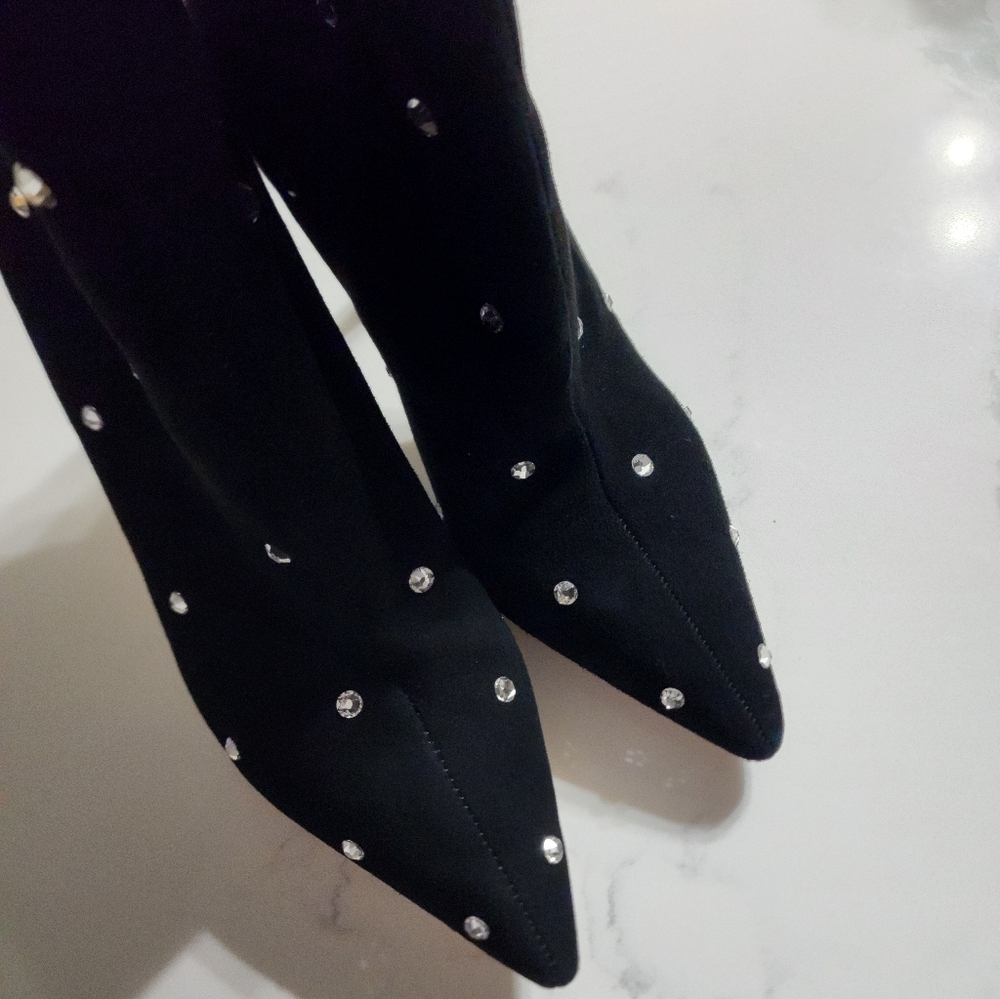 Larroude Crystal Embellished Pointed Toe Knee High Boot (Women) Size 7 - Picture 4 of 7